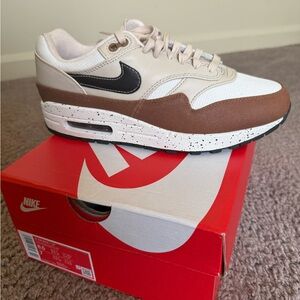 Nike Woman’s Brown and Cream Sneakers